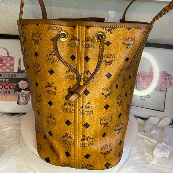 MCM Reversible Liz Medium Shopper in Cognac - Picture 11 of 12